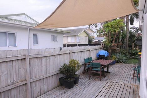 Photo of property in 2/1 Dunstall Place, Mangere Bridge, Auckland, 2022