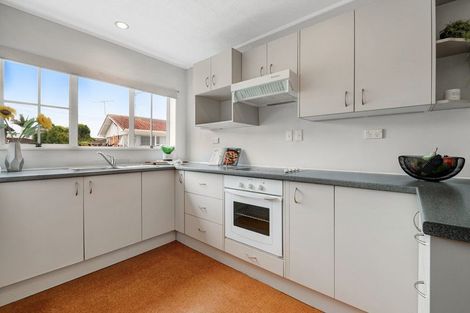 Photo of property in 2/24a Wolsley Avenue, Milford, Auckland, 0620