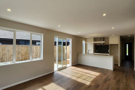 Photo of property in 3 Pahiki Crescent, Levin, 5510