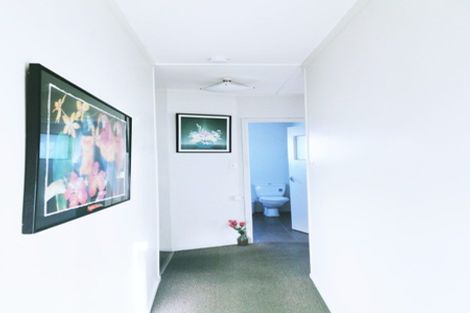 Photo of property in 39a Forrest Hill Road, Milford, Auckland, 0620