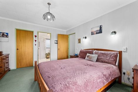 Photo of property in 35 Manu Crescent, Upper Vogeltown, New Plymouth, 4310