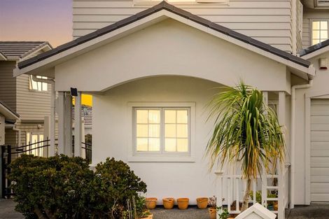 Photo of property in 15 Mulvaney Crescent, Henderson, Auckland, 0612