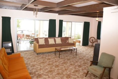 Photo of property in 5 Holmes Bay Road, Pigeon Bay, 7583