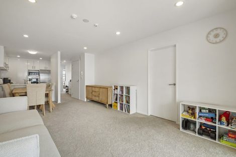 Photo of property in Apollo Apartments, 201/46 Rosedale Road, Rosedale, Auckland, 0632