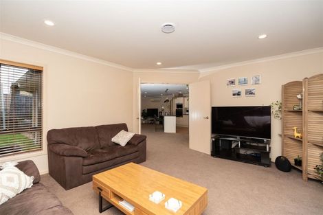 Photo of property in 4 Sharaleigh Place, Grandview Heights, Hamilton, 3200