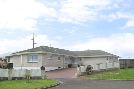 Photo of property in 52 Petrie Street, Pomare, Rotorua, 3015