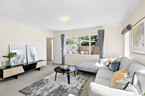 Photo of property in 2/5 Stanley Avenue, Milford, Auckland, 0620