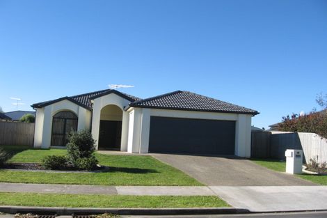Photo of property in 12 Glencalder Place, Wattle Downs, Auckland, 2103