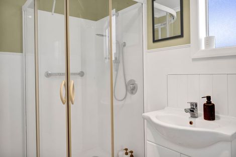 Photo of property in 12 Burns Street, Hawera, 4610