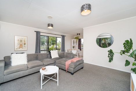 Photo of property in 99 Hillcrest Drive, Kelvin Grove, Palmerston North, 4414