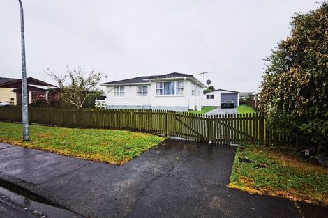 Photo of property in 4 Marybeth Place, Rosehill, Papakura, 2113