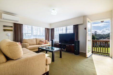 Photo of property in 2/28b Sunnynook Road, Sunnynook, Auckland, 0620