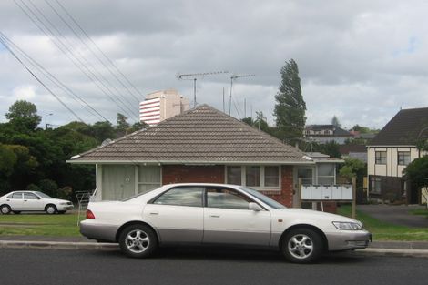 Photo of property in 2/10 Nile Road, Milford, Auckland, 0620