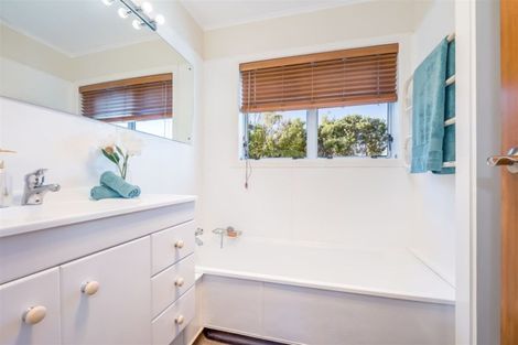 Photo of property in 1 Viscount Grove, Kelson, Lower Hutt, 5010