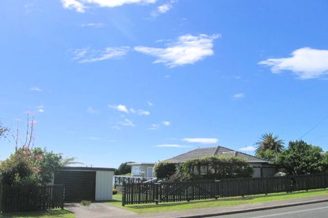Photo of property in 64 Beach Road, Waihi Beach, 3611