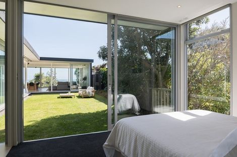 Photo of property in 70 Domain Crescent, Muriwai, Waimauku, 0881