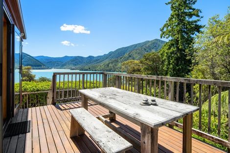 Photo of property in 542 Moetapu Bay Road, Moetapu Bay, Picton, 7282