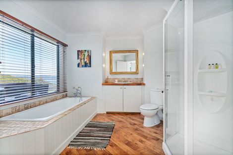 Photo of property in 16 Tarapatiki Drive, Whitianga, 3510