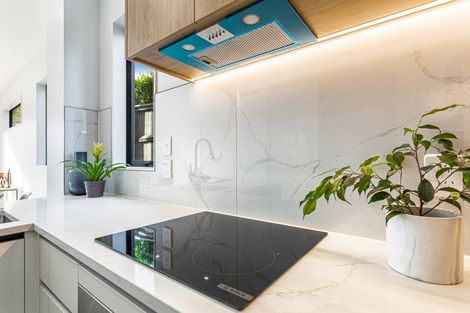 Photo of property in 6/12 Fraser Road, Narrow Neck, Auckland, 0624