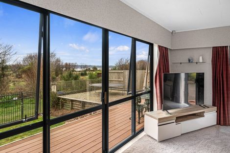 Photo of property in 10 Gemini Place, Kawaha Point, Rotorua, 3010