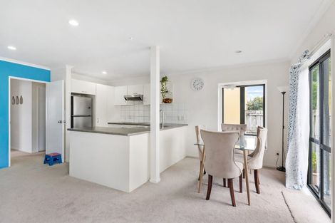 Photo of property in 10 Blumhardt Place, Avondale, Auckland, 1026