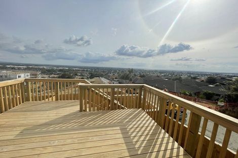 Photo of property in 9a Crestview Rise, Papakura, 2110