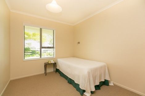 Photo of property in 15 Alfred Road, Egmont Village, New Plymouth, 4371