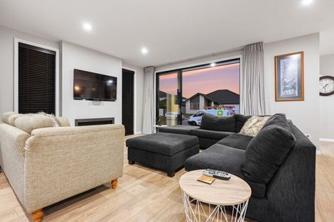 Photo of property in 2 Helen June Avenue, Flagstaff, Hamilton, 3210