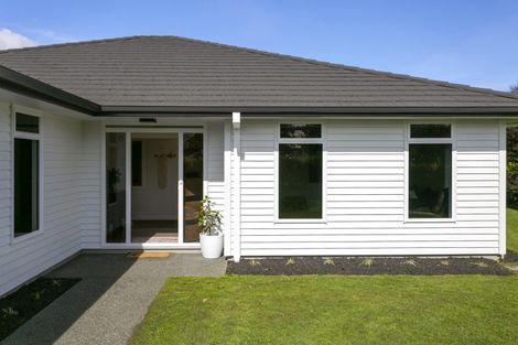 Photo of property in 19 Montgomery Crescent, Kinloch, Taupo, 3377