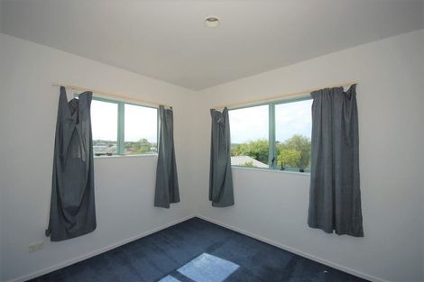 Photo of property in 3b Deuxberry Avenue, Northcote, Auckland, 0627