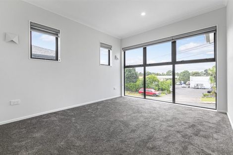Photo of property in 84 Godley Road, Green Bay, Auckland, 0604