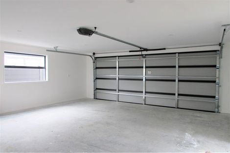 Photo of property in 8 Whitten Way, Wallaceville, Upper Hutt, 5018