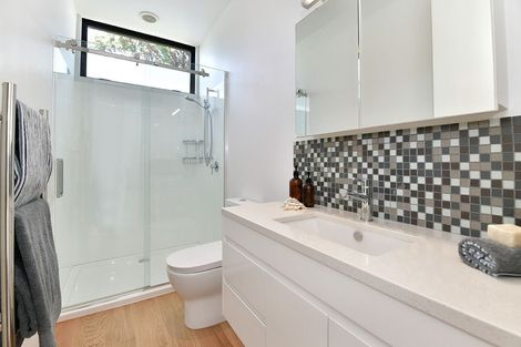 Photo of property in 25c Duncansby Road, Stanmore Bay, Whangaparaoa, 0932