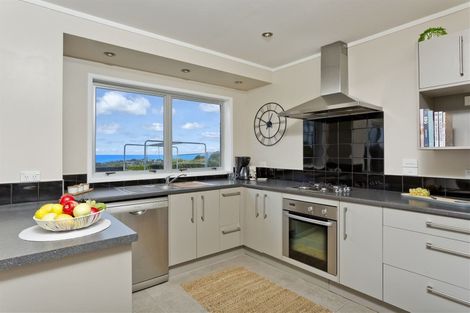Photo of property in 1/134 Arran Road, Browns Bay, Auckland, 0630