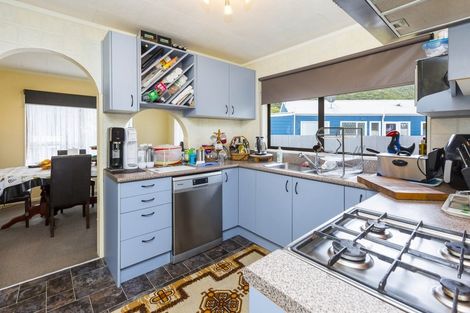 Photo of property in 3b Wyoming Grove, Totara Park, Upper Hutt, 5018