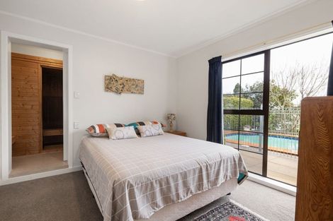 Photo of property in 150 Lake Crescent, Hamilton Lake, Hamilton, 3204