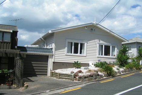 Photo of property in 2/91 Princes Street, Northcote Point, Auckland, 0627