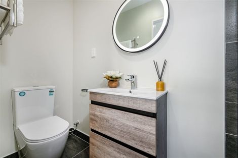 Photo of property in 2/644 Te Atatu Road, Te Atatu Peninsula, Auckland, 0610