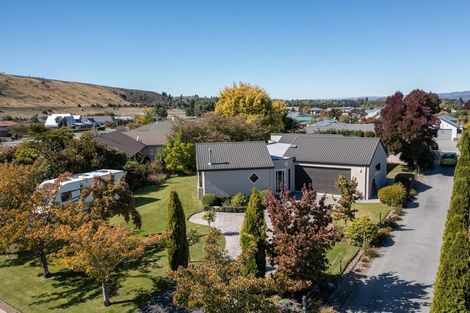 Photo of property in 23 Orchard Street, Clyde, 9330