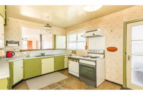 Photo of property in 8 Sarona Avenue, Glen Eden, Auckland, 0602