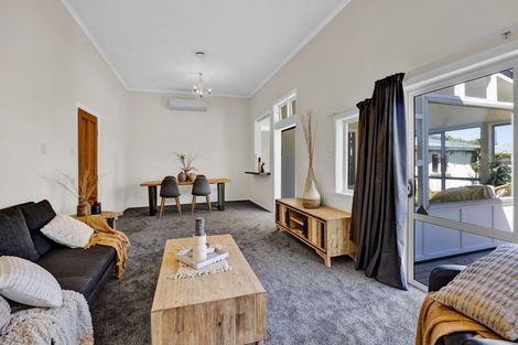 Photo of property in 25 Argyle Street, Hawera, 4610