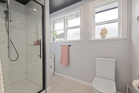 Photo of property in 55 Crewe Crescent, Hokowhitu, Palmerston North, 4410