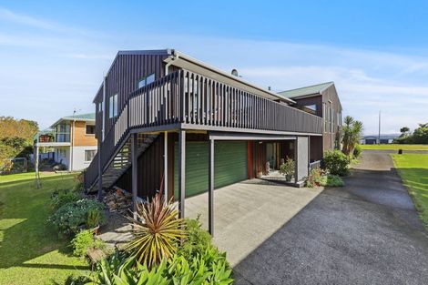 Photo of property in 166 Torkar Road, Clarks Beach, 2122