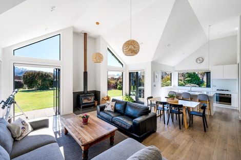 Photo of property in 10 Matheson Crescent, Albert Town, Wanaka, 9305