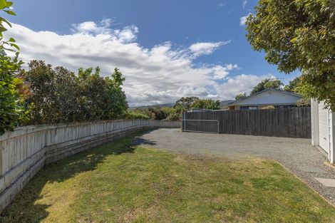 Photo of property in 73 Langdale Avenue, Paraparaumu, 5032