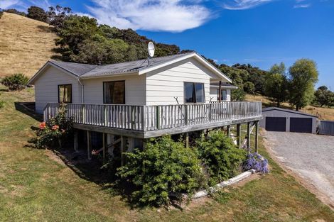Photo of property in 811 Te Whiti Road, Te Whiti, Masterton, 5884