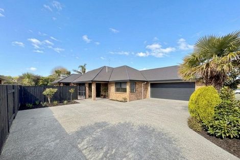 Photo of property in 72 Geneva Terrace, Kelvin Grove, Palmerston North, 4414