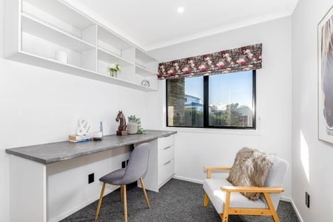 Photo of property in 2 Opaoa Way, Aotea, Porirua, 5024