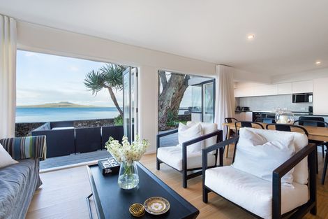 Photo of property in 2/259 Hurstmere Road, Takapuna, Auckland, 0622