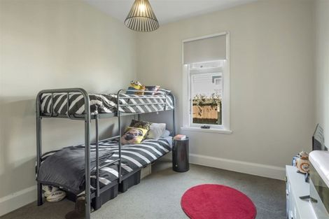 Photo of property in 129 Somerfield Street, Somerfield, Christchurch, 8024